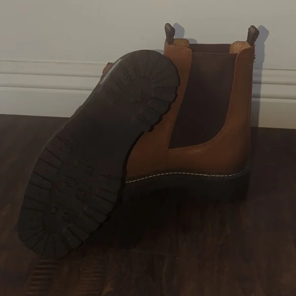 NWOB Sam Edelman® Laguna Weatherproof Boot Size 8M - Picture 5 of 8